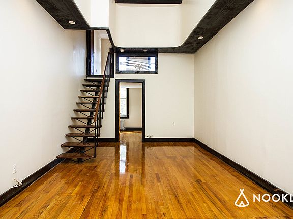 2nd image of 189 Stanhope St #3B