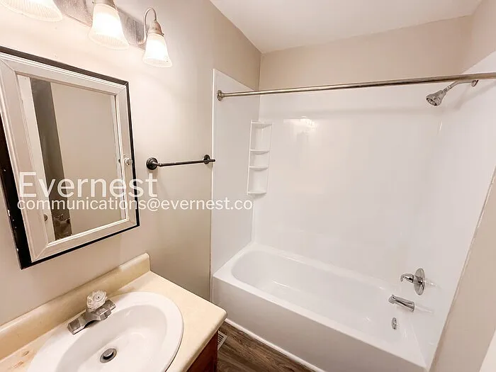 335 Jamestown Manor Dr — Photo 6