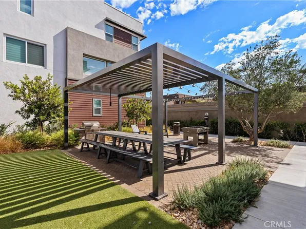 651 S Lyon St, Santa Ana, CA 92701