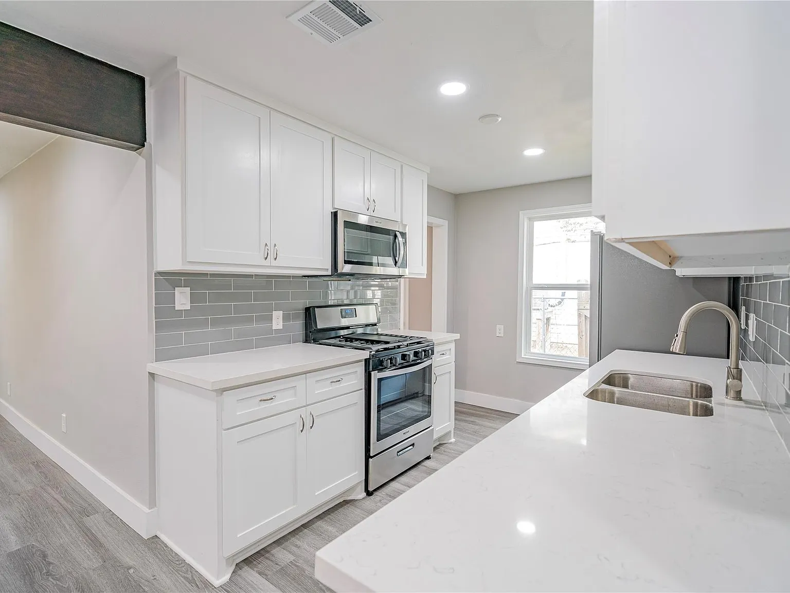 4 bed, 2.0 bath, 1446 sqft, $2,000 — Photo 1