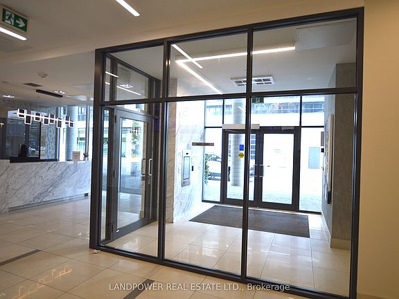 4th image of 9618 Yonge St #220