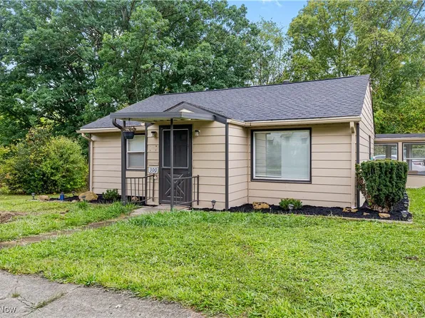 300 S Davis St, Girard, OH 44420