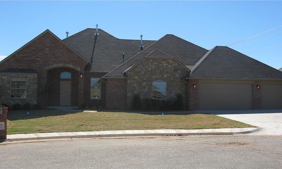 1st image of 8412 123rd Cir