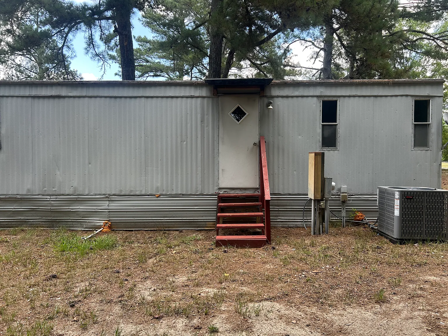 3 bed, 1.5 bath, $1,250 — Photo 1