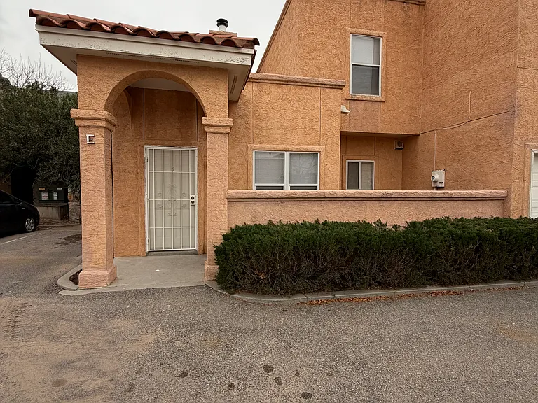 344 Bartlett Dr #E — Photo 4