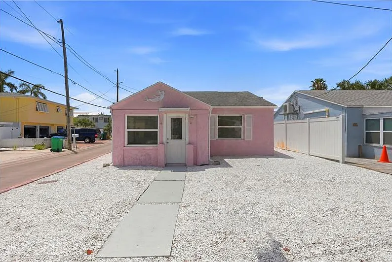 111 123rd Ave E