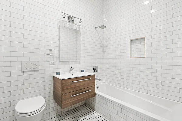 Sold by Nest Seekers International | media 7