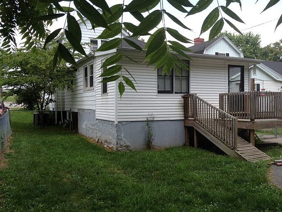 3rd image of 126 E Walnut St