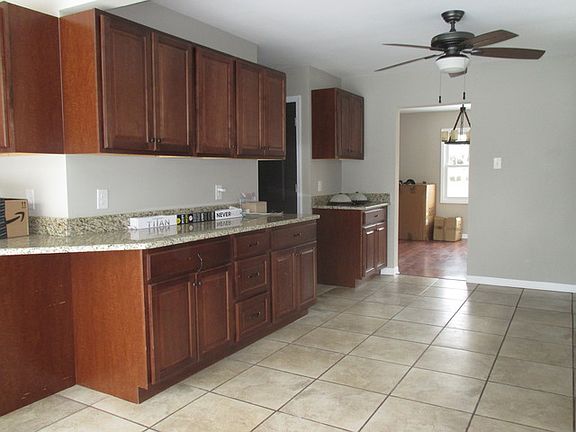 5th image of 10S328 Jamie Ln