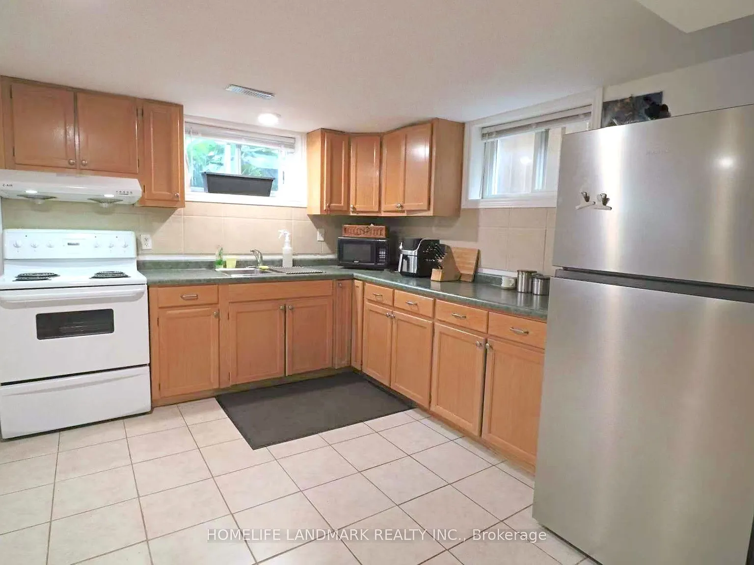 2 bed, $1,300 — Photo 3