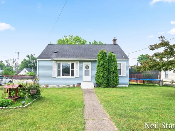 1004 34th St SW, Wyoming, MI 49509