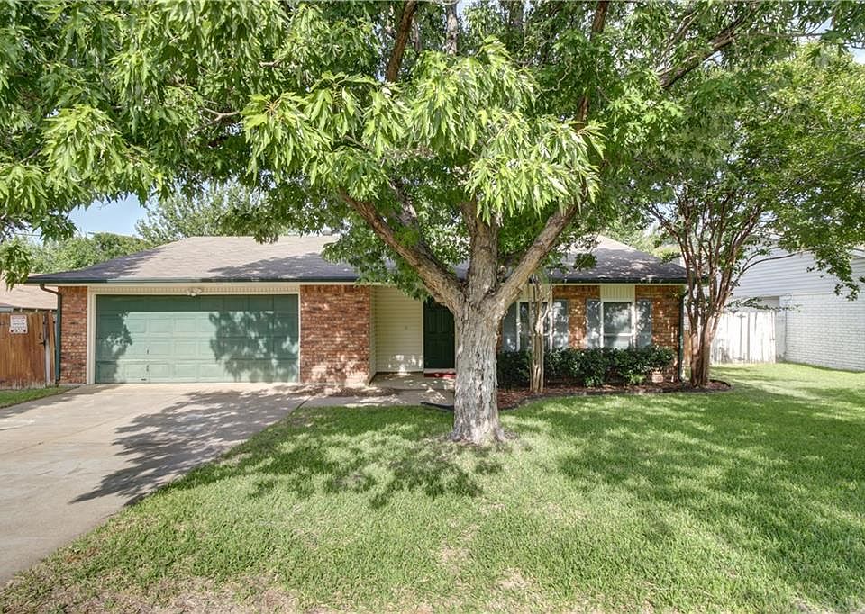 1st image of 4706 Woodfield Dr