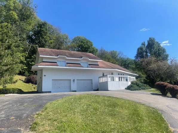108 Oakwood Dr, Middlebury Center, PA 16935