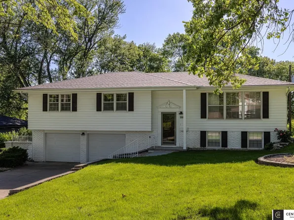 1908 S 93rd St, Omaha, NE 68124