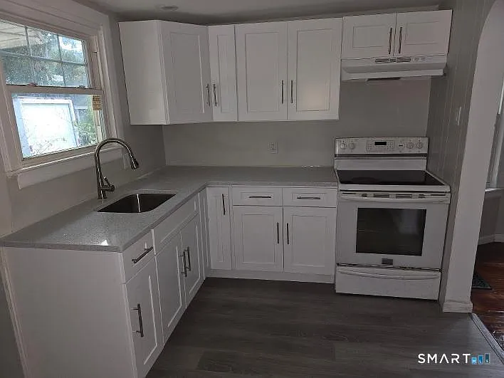 3 bed, 1.5 bath, 1259 sqft, $2,000 — Photo 4