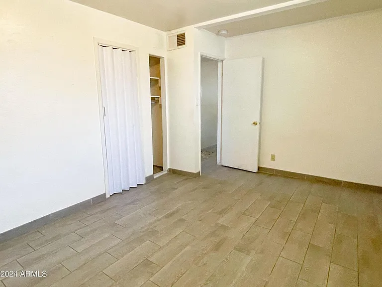 2138 E Turney Ave #D — Photo 15