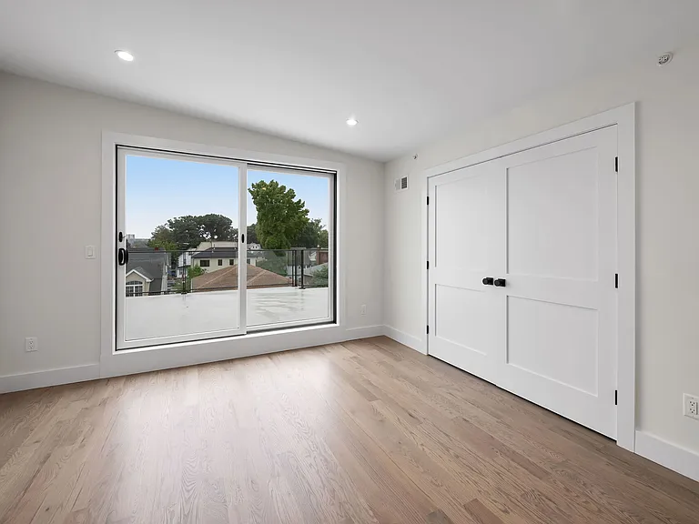55 Washington Ave — Photo 29