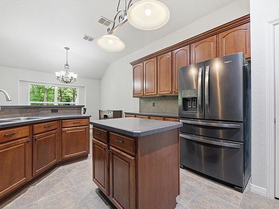 5th image of 5992 Red Bud Rd