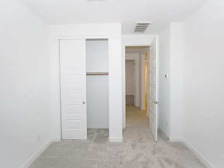 4427 N 94th Dr — Photo 25