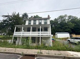 108 S Main St, Seven Valleys, PA 17360