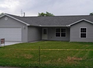 208 S 15th St, Bowling Green, MO 63334