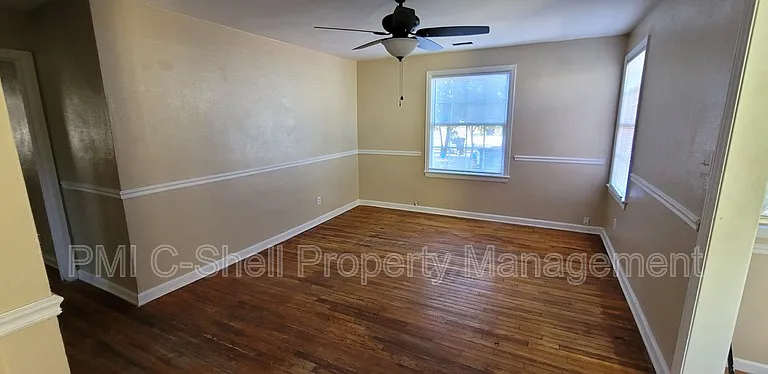 302 Rue Max St — Photo 5