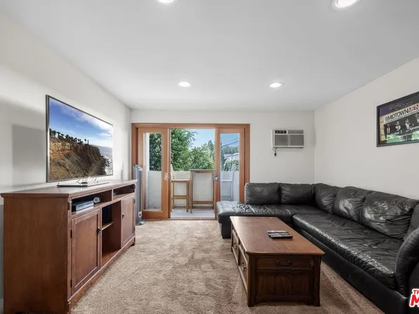 8577 Rugby Dr APT 203, West Hollywood, CA 90069