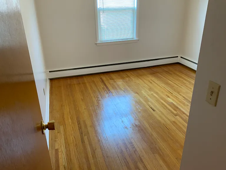 1006 Broadway St — Photo 63