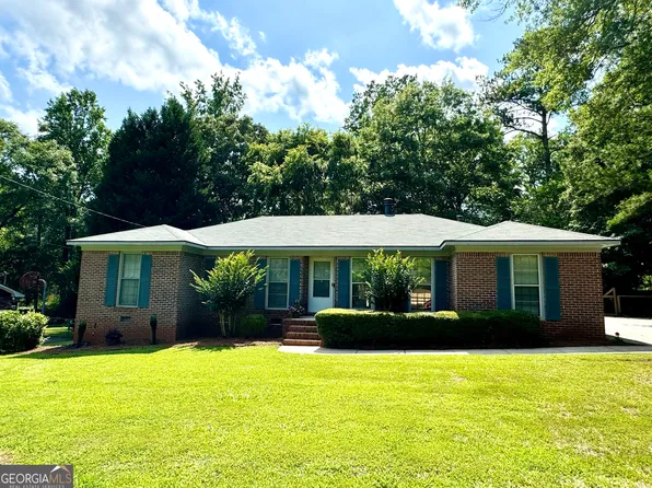 407 Camelot Dr, Lagrange, GA 30241