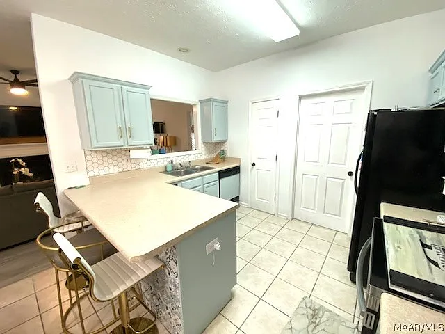 6963 Sandfield Dr — Photo 7
