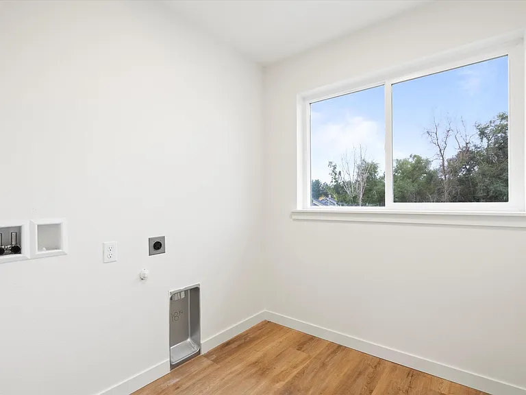 3555 W 6th Pl — Photo 23