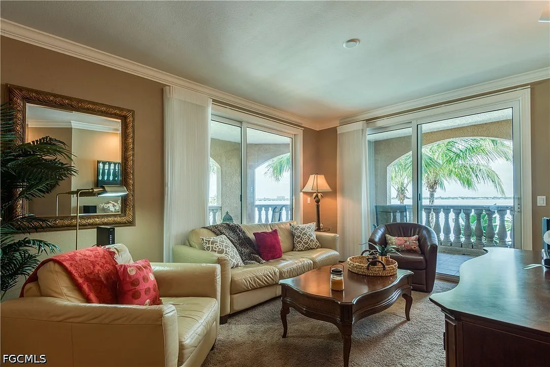 2 bed, 2.0 bath, 1296 sqft, $2,050 — Photo 3