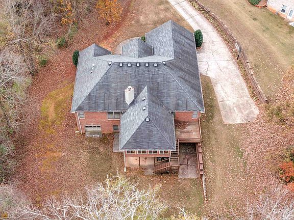 3rd image of 5030 Valley Brook Cir