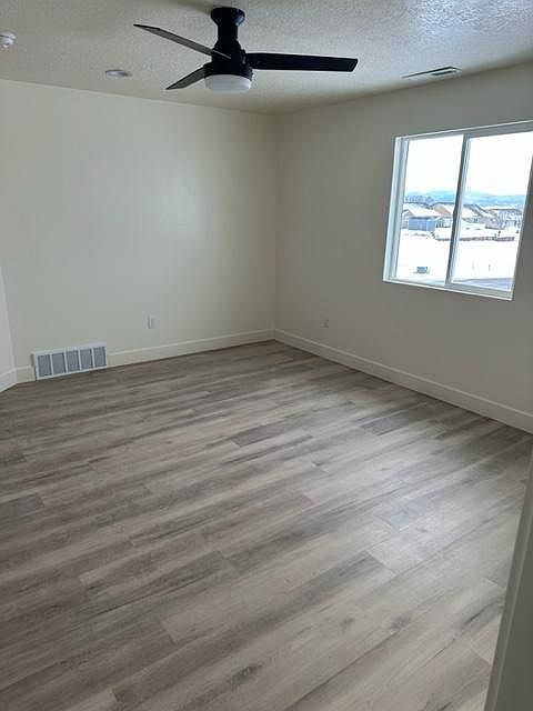 2nd image of 1519 N 200 E