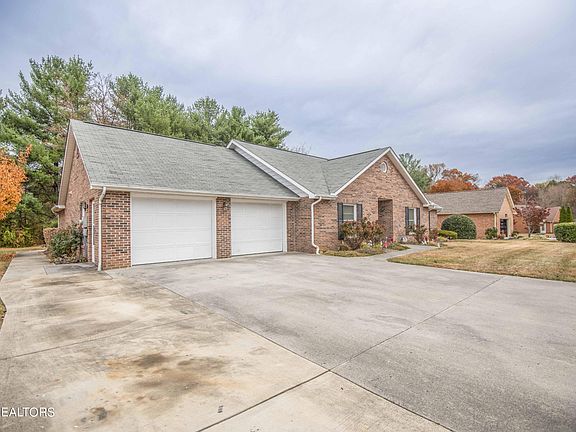 5th image of 3549 Greywolfe Dr