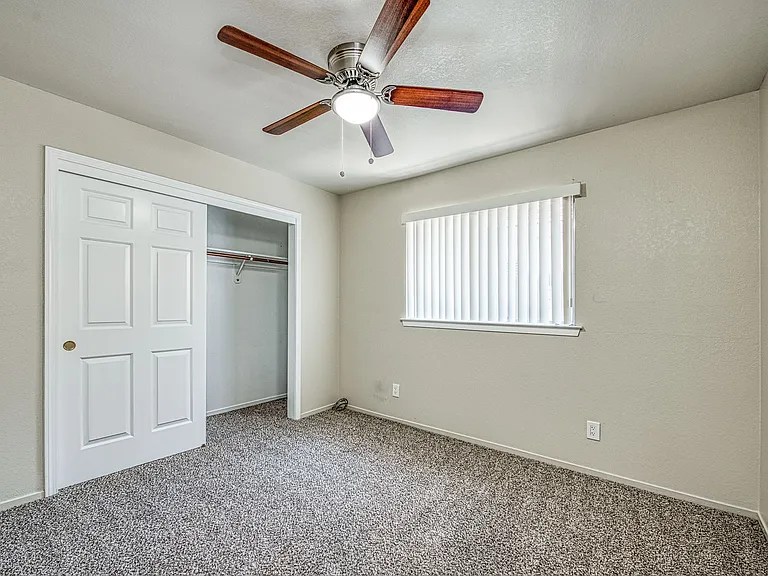 6053 N Mitre Ave — Photo 30
