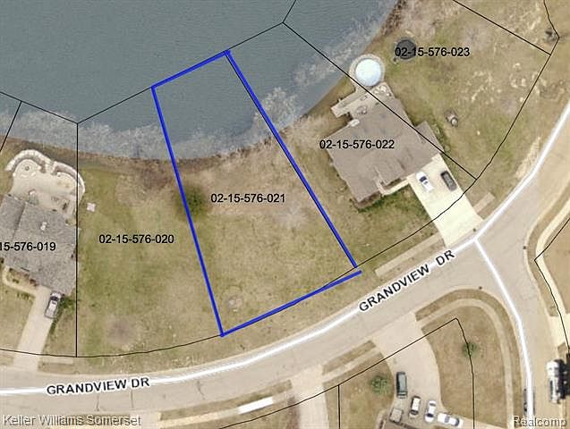 2nd image of 10481 Grandview Dr