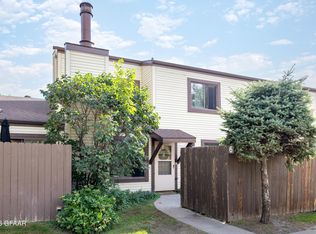1015 N 39th St APT B6, Grand Forks, ND 58203