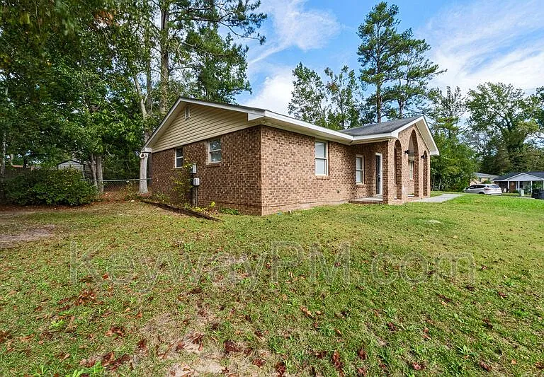 2631 Drayton Dr — Photo 3