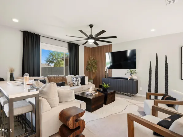 9022 W SAN MIGUEL Avenue, Glendale, AZ 85305