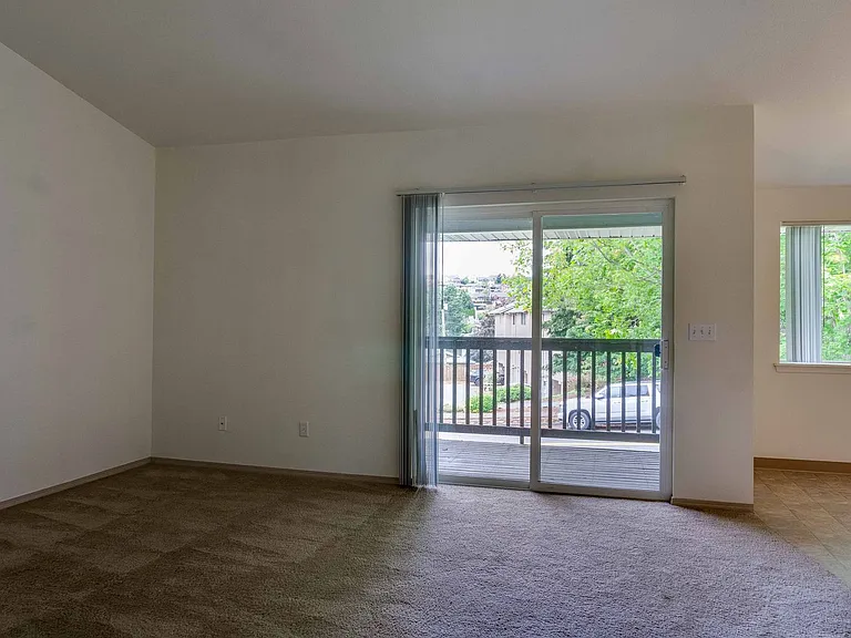Maplewood Apartments — Photo 7
