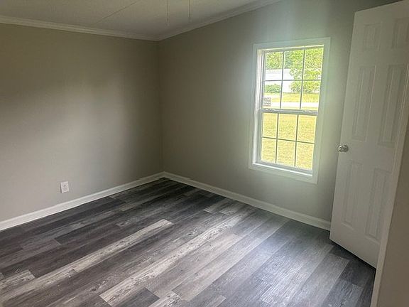 5th image of 1410 Elias Ln