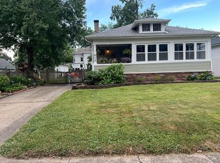 512 W Vine St, Taylorville, IL 62568