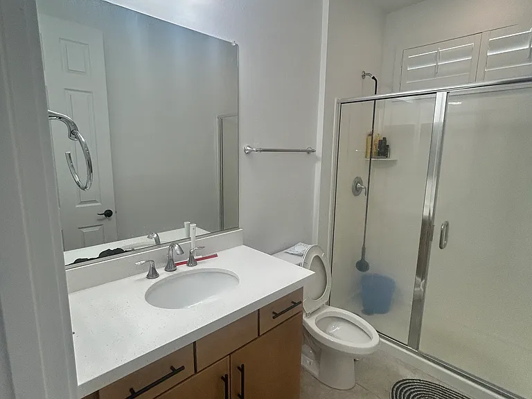 Bathroom3 with Shower