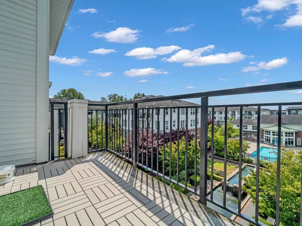 9388 McKim Way #430, Richmond, BC V6X 0J7