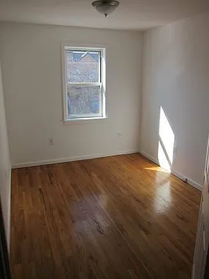 Rented by Realty 2000 Corp | media 15