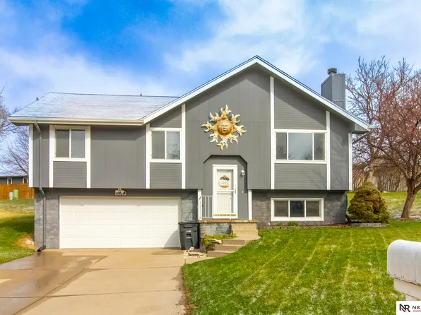 18910 Costanzo Cir, Elkhorn, NE 68022