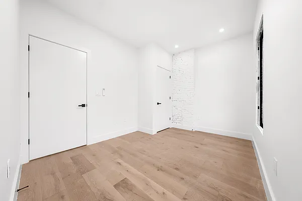 Rented by REAL New York | media 16