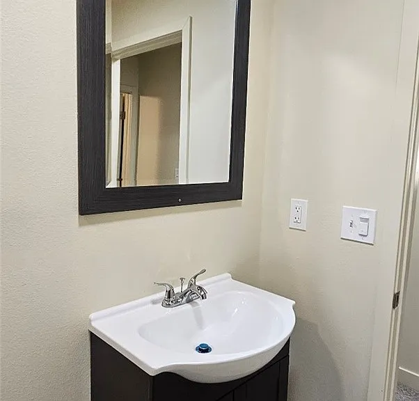 3839 Woodlawn Ave #1/2 — Photo 5