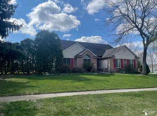 6424 Muirfield Dr, Temperance, MI 48182